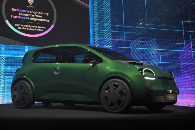 Dokončno naj bi novega električnega twing razvili v 2 letih, za trg naj bi bil nared leta 2026
.FOTO: Miguel Medina Afp