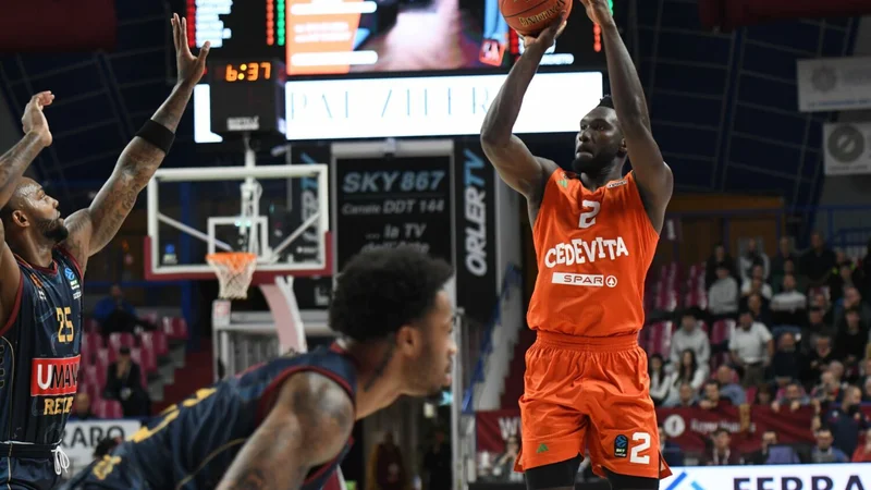 Fotografija: Ljubljančani tudi po tekmi s Hamburgom ostajajo z ničlo na računu. FOTO: Cedevita Olimpija
