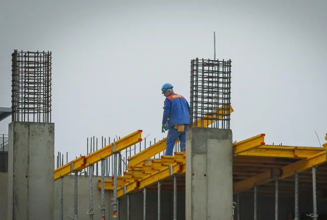 Ohlaja se projektno financiranje nepremičnin, ugotavljajo v bankah. FOTO: Jože Suhadolnik