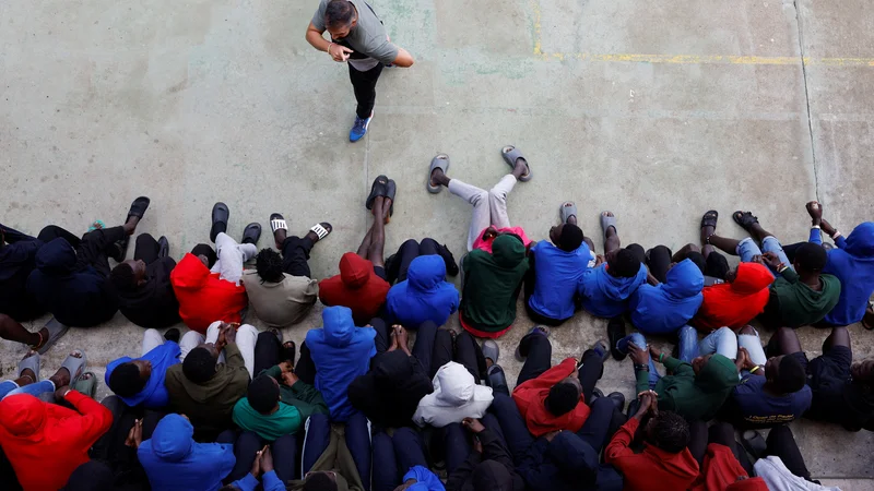 Fotografija: Enaindvajseto stoletje zna biti še zelo turbulentno, samo upamo lahko, da ne bo podobno preteklemu. FOTO: Reuters