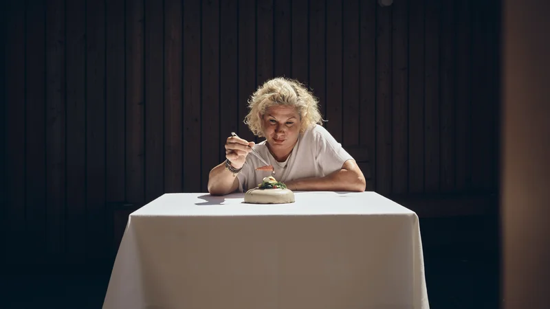 Fotografija: »Fine dining ni tovarna denarja: to je način življenja in ljubezen. Ljudje pri nas res veliko zapravijo, ampak da to lahko naredijo, moramo prej veliko zapraviti tudi mi,« pravi Ana Roš Stojan. FOTO: Hiša Franko