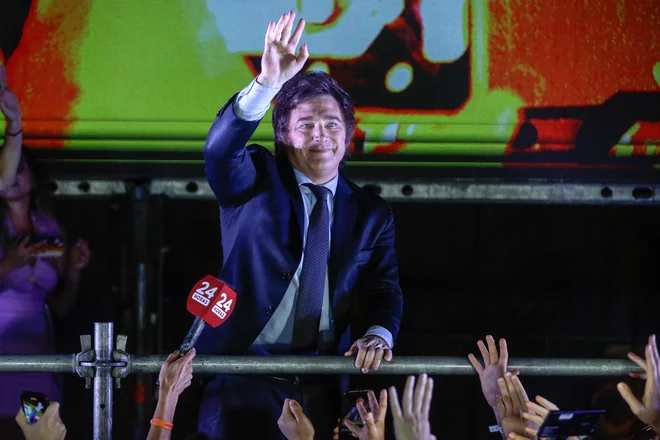Javier Milei se je razglasil za anarhokapitalista. FOTO: Emiliano Lasalvia/AFP