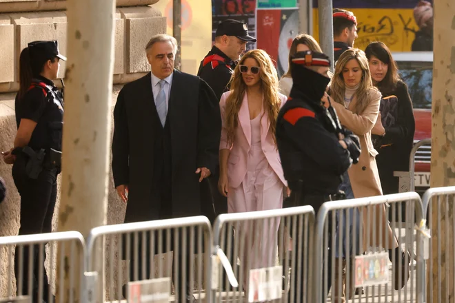 Sojenje je vzbudilo precejšnje medijsko zanimanje. FOTO: Albert Gea/Reuters