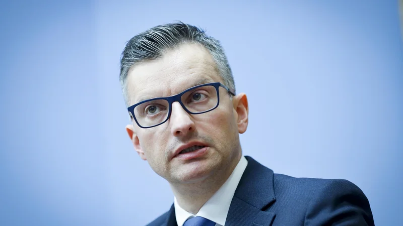 Fotografija: Minister Marjan Šarec je izpostavil, da inšpekcijski postopek uradno še ni končan, saj naj bi ga po njegovih informacijah inšpektorica zaključila v sredo. Ko se bo to zgodilo, bodo lahko ukrepali dalje, je dejal. FOTO: Jože Suhadolnik/Delo
