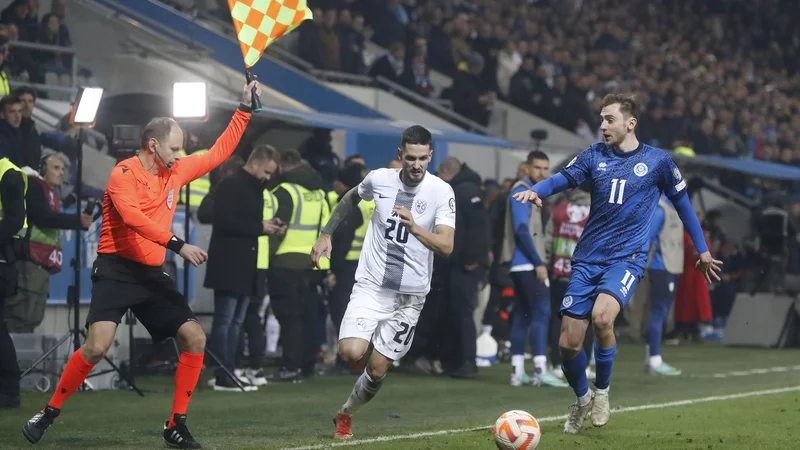 Fotografija: Kazahstan je bil prvi in zadnji tekmec na kvalifikacijskem pohodu Slovenije proti Nemčiji, v katerem je imel Petar Stojanović eno od najpomembnejših vlog. Foto Leon Vidic