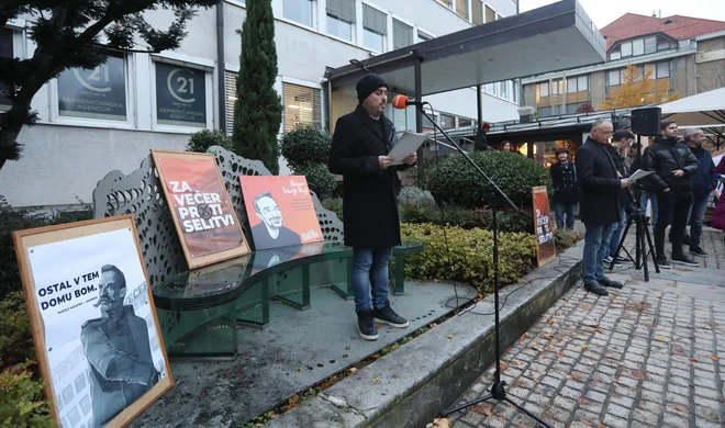 Protest pred Večerom. FOTO: Sašo Bizjak