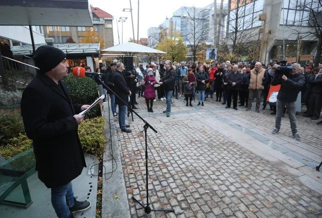 Protest pred Večerom. FOTO: Sašo Bizjak