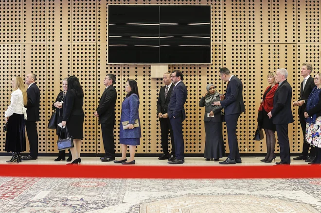 Po podatkih ministrstva za zunanje zadeve je trenutno v Ljubljani 36 rezidenčnih tujih veleposlaništev. Prihodnje leto se bo to število povečalo še za dve. FOTO: Uroš Hočevar/Delo