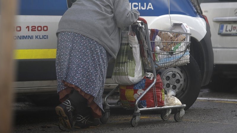 Fotografija: Revščina tare vsakega četrtega Evropejca. FOTO: Blaž Samec