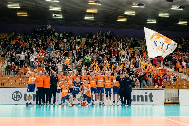 Ljubljanski odbojkarji začenjajo novo sezono lige prvakov v Italiji. FOTO: ACHVolley