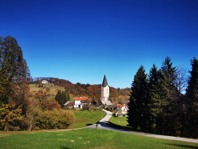 Svetina je kot kraj na koncu sveta, je zapisala Alma Karlin. FOTO: Beti Burger