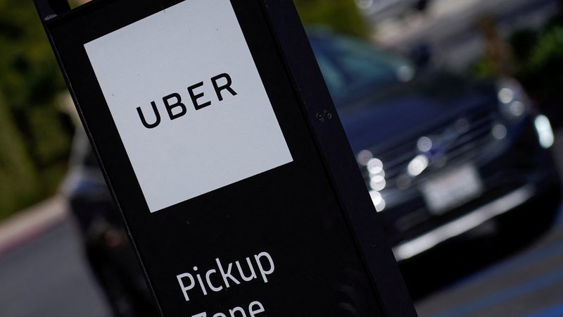 Fotografija: Uber ima približno 30-odstotkov v potniških prevozih na zahtevo.

FOTO: Mike Blake/Reuters