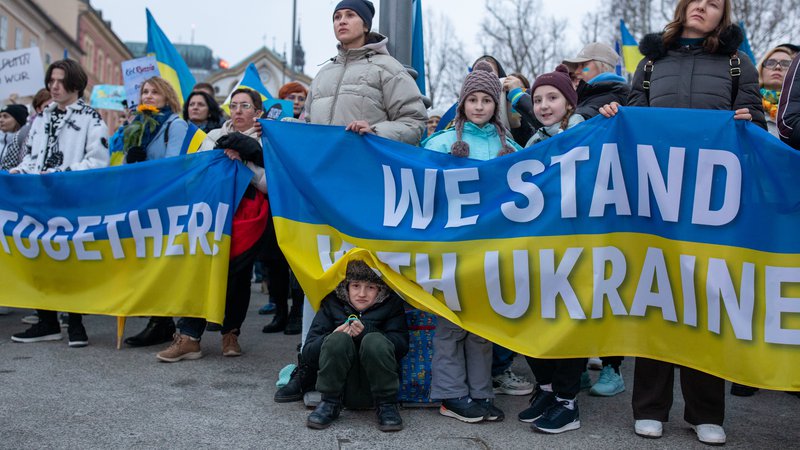 Fotografija: Kaj pa zdaj? Ukrajina mora zmagati. Ali res? Zmagati mora mir in zmagala bo EU! FOTO: Voranc Vogel/Delo