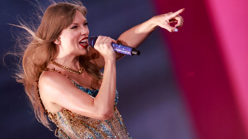 Fotografija: Taylor Swift zaradi spora z nekdanjo založbo znova izdaja svoje albume iz preteklosti in pri tem poudarja prav svojo avtentičnost. FOTO: Michael Tran/AFP