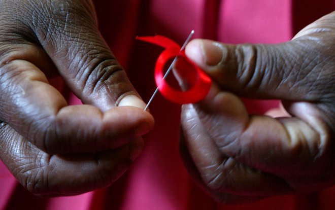 Trenutno z virusom hiv živi 39 milijonov ljudi, več kot pol njih na vzhodu in jugu Afrike. FOTO: Antony Njuguna/Reuters