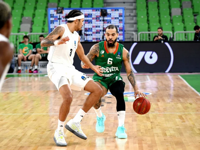 Za košarkarje Cedevite Olimpije so bili tudi Parižani previsoka ovira. FOTO: Cedevita Olimpija