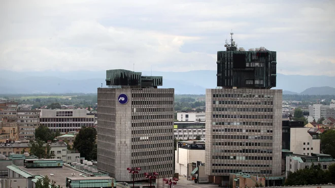 NLB je s prodajalcama ameriškim skladom Apollo in Evropsko banko za obnovo in razvoj podpisala kupoprodajno pogodbo za nakup SLS Holdco. FOTO: Blaž Samec/Delo