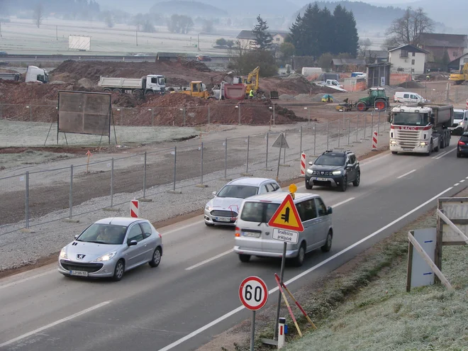 Novi izvoz Dragomer bo stal tik za Brezovico, a ga bodo gradili vsaj do začetka 2025. FOTO: Tomica Šuljić/Delo