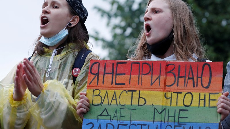 Fotografija: Od začetka ruske ofenzive na Ukrajino je Rusija okrepila pritisk na skupnost LGBT. FOTO: Shamil Zhumatov/Reuters