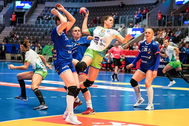 Nataša Ljepoja je pokazala najboljšo predstavo, odkar igra za slovensko reprezentanco. Foto Beate Oma Dahle/AFP