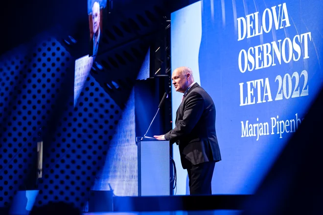 »Priznanje bralcev, ki so glasovali zame, je mogoče razumeti kot potrdilo, da si strokovnjak in si nekaj dosegel tako na svojem področju kot tudi za Slovenijo,« pravi lanski nagrajenec, gradbeni inženir Marjan Pipenbaher. FOTO: Črt Piksi
