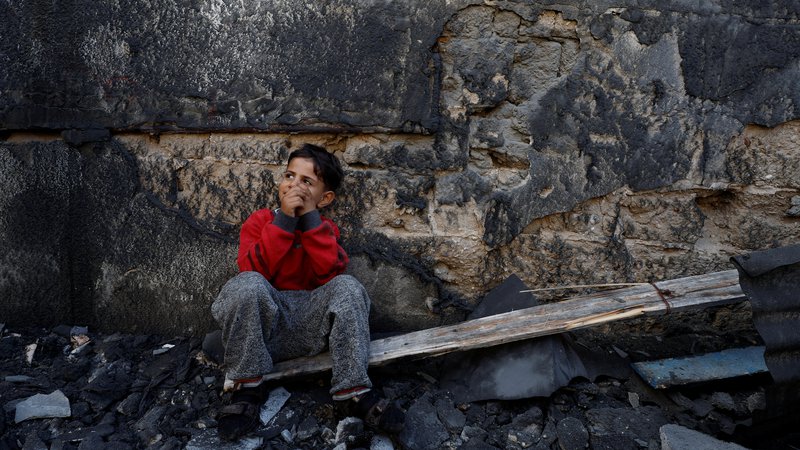 Fotografija: Evropa prestrašena in skrčena, ni se sposobna izreči o najpomembnejšem etičnem vprašanju naše dobe.

FOTO: Mohammed Salem/Reuters