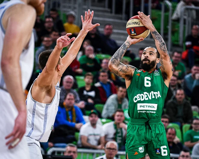 Justin Cobbs je dosegel 15 točk. FOTO: ABA