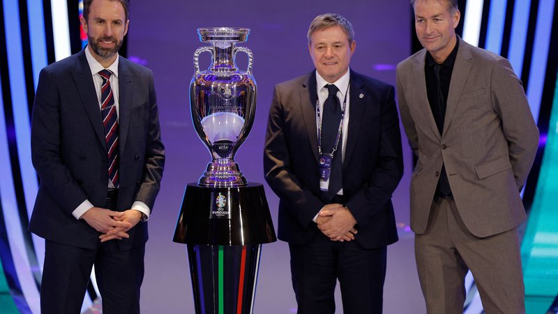 Fotografija: Slovenski selektor Matjaž Kek je dobil tekmece na euru 2024: to bodo (z leve) Gareth Southgate, Dragan Stojković in Kasper Hjulmand. FOTO: Odd Andersen/AFP