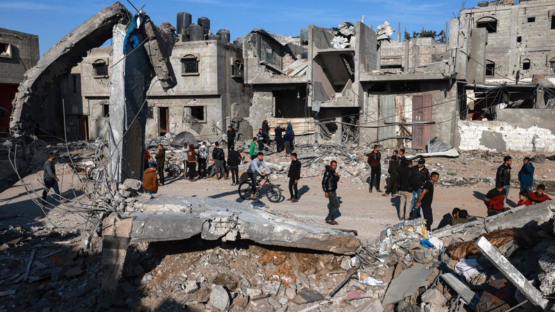Fotografija: V Rafi so bili v zadnjih spopadih uničeni štirje domovi in manjše begunsko taborišče. FOTO: Mohammed Abed/AFP
