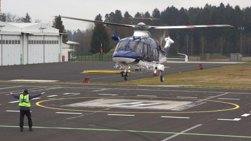 Fotografija: Po dobavi bodo stekli postopki za vzpostavitev plovnosti, predvidoma v januarju pa bi helikopter lahko uporabljali v operativnih nalogah. FOTO: Slovenska Policija