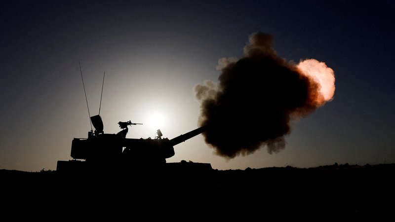 Fotografija: Hamasove rakete so sposobne prebiti obrambo najbolj zavarovanih vojaških oporišč Izraela. FOTO: Amir Cohen/Reuters