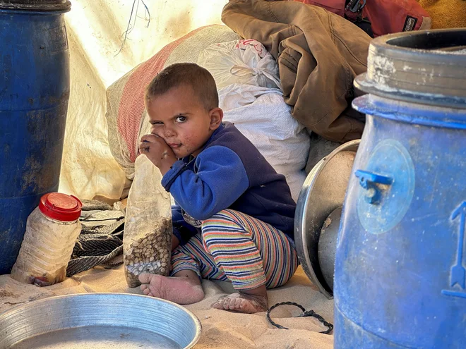 Palestinci živijo v siloviti, poglabljajoči se grozi. FOTO: Staff/Reuters