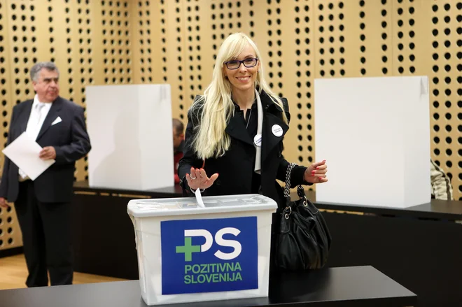  »Za zdaj ne grem nikamor,« odgovarja Melita Župevc, državna sekretarka in nekdanja poslanka, na naša nadaljnja vprašanja o svoji prijavi pa ni odgovorila. FOTO: Uroš Hočevar/Delo
