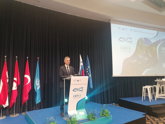 Predsednik vlade Robert Golob je omenil, da je Slovenija zelo aktivna na področju vodne diplomacije in da v ta namen želi izkoristiti tudi svoj mandat nestalne članice varnostnega sveta. FOTO: Nataša Čepar/Delo