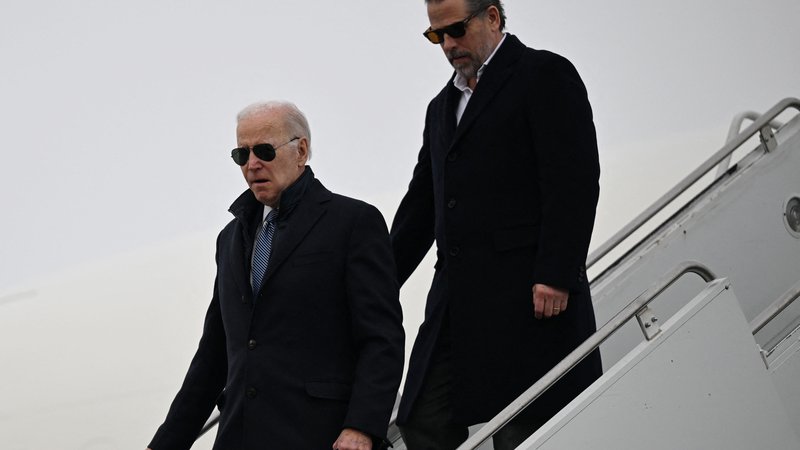 Fotografija: Predsednik Joe Biden in njegov sin Hunter. FOTO: Andrew Caballero-reynolds/AFP