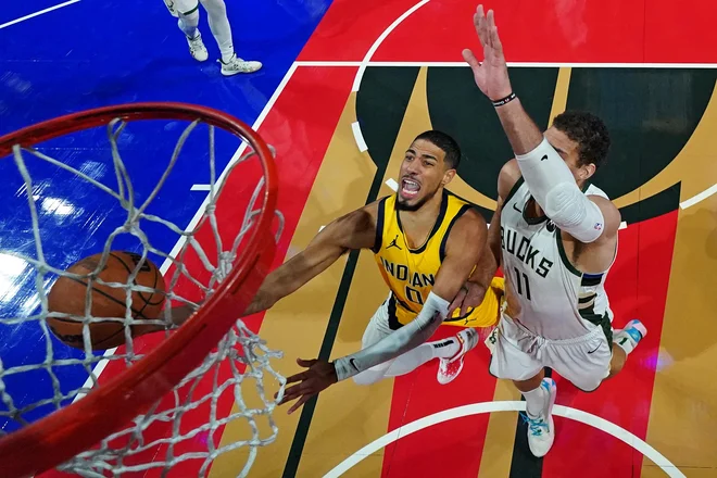 Branilec Indiane Tyrese Haliburton je bil nerešljiva uganka za Milwaukee. FOTO: Kyle Terada/Usa Today Sports Via Reuters Con