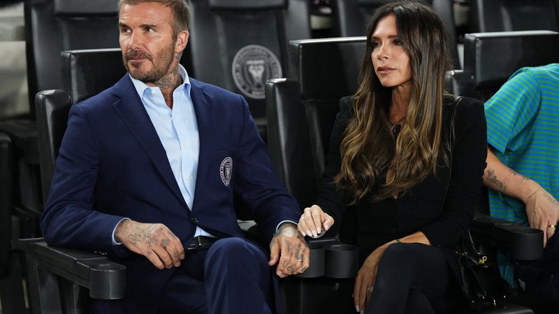 Fotografija: Pregovor, da za uspešnim moškim stoji uspešna ženska, Beckhamova dopolnjujeta v popolnosti. FOTO: Jasen Vinlove/Usa Today Sports Via Reuters Con