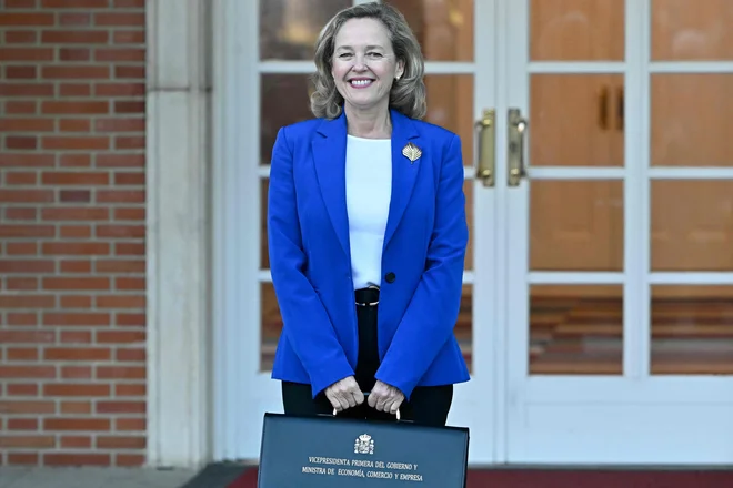 Petinpetdesetletna Nadia Calviño položaj ministrice za gospodarstvo zaseda od leta 2018. FOTO: Javier Soriano/AFP
