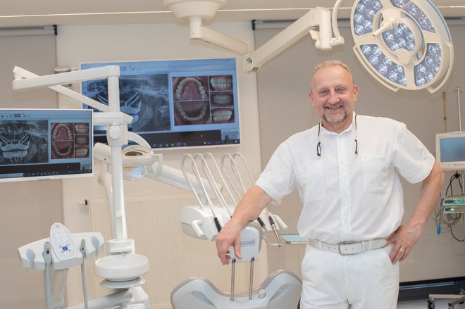 Dr. Zdenko Trampuš je strokovnjak na področju implantologije in je našel popolno formulo, s katero izguba zob ne bo več razlog za nesrečo.  FOTO: Ortoimplant Dental Spa
