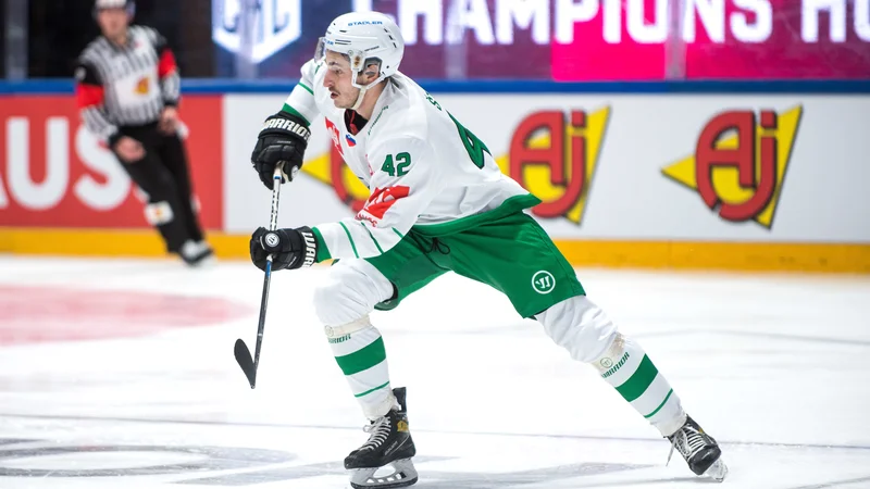 Jaka Šturm je dosegel drugi zadetek za hokejiste Olimpije. FOTO: Domen Jančič/HK SŽ Olimpija