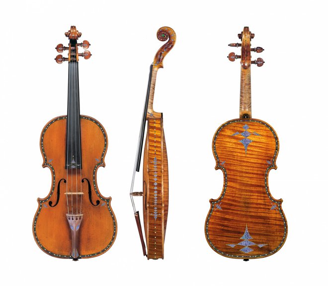 Najdragocenejša sodobna violina na svetu ima vdelane elemente iz osmija. FOTO: arhiv Osmium inštitut