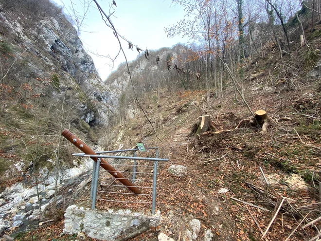 Partizanska bolnica Franja po vetrolomu. FOTO: Luka Kalan 