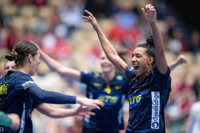 Jamina Roberts se je s švedsko reprezentanco uvrstila v polfinale. FOTO: Bo Amstrup/AFP