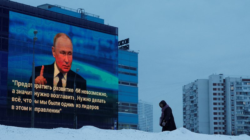 Fotografija: Putin je svojo maratonsko letno inventuro, ki je v svoji dolgoletni karieri ni pripravil le lani, posvetil zlasti odgovorom na vprašanja o problemih, ki tarejo ruske državljane. FOTO: Maksim Šemetov/Reuters