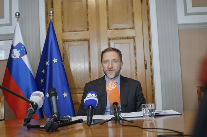 »Transparentnost zagotavljamo z javno objavo vseh doslej izvedenih izplačil iz proračuna,« pravi Klemen Boštjančič. FOTO: Jože Suhadolnik/Delo