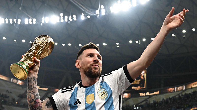 Fotografija: Lionel Messi je z zmago na svetovnem prvenstvu postal najboljši nogometaš doslej. FOTO: Anne-christine Poujoulat/AFP