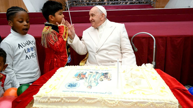 Fotografija: Papež Frančišek praznuje 87. rojstni dan. FOTO: Vatican Media Via Reuters