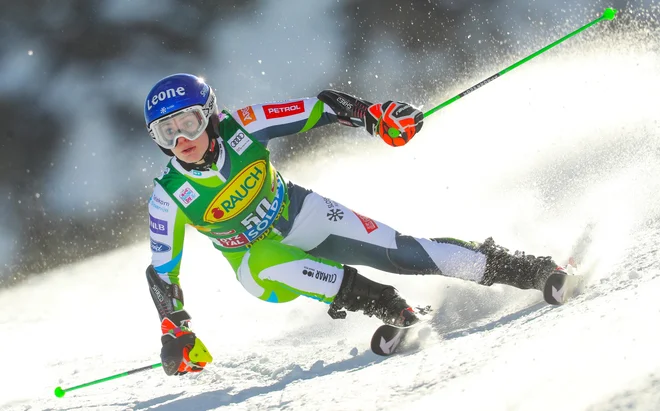 Na strmini v Söldnu se je Slokarjeva vrnila v tekmovalni ritem po dolgih 18 mesecih. FOTO: Matej Družnik/Delo