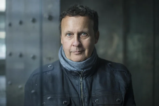 Andrej Blatnik je izdal sedemnajst knjig v Sloveniji in petintrideset v tujini. Nastopal je na vrsti mednarodnih literarnih festivalov in prejel več nagrad, tudi nagrado Prešernovega sklada. FOTO: Jure Eržen
