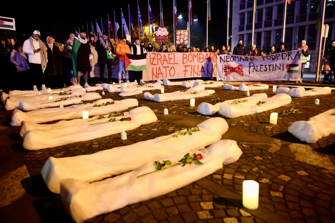 Shod v podporo Palestini. FOTO: Črt Piksi